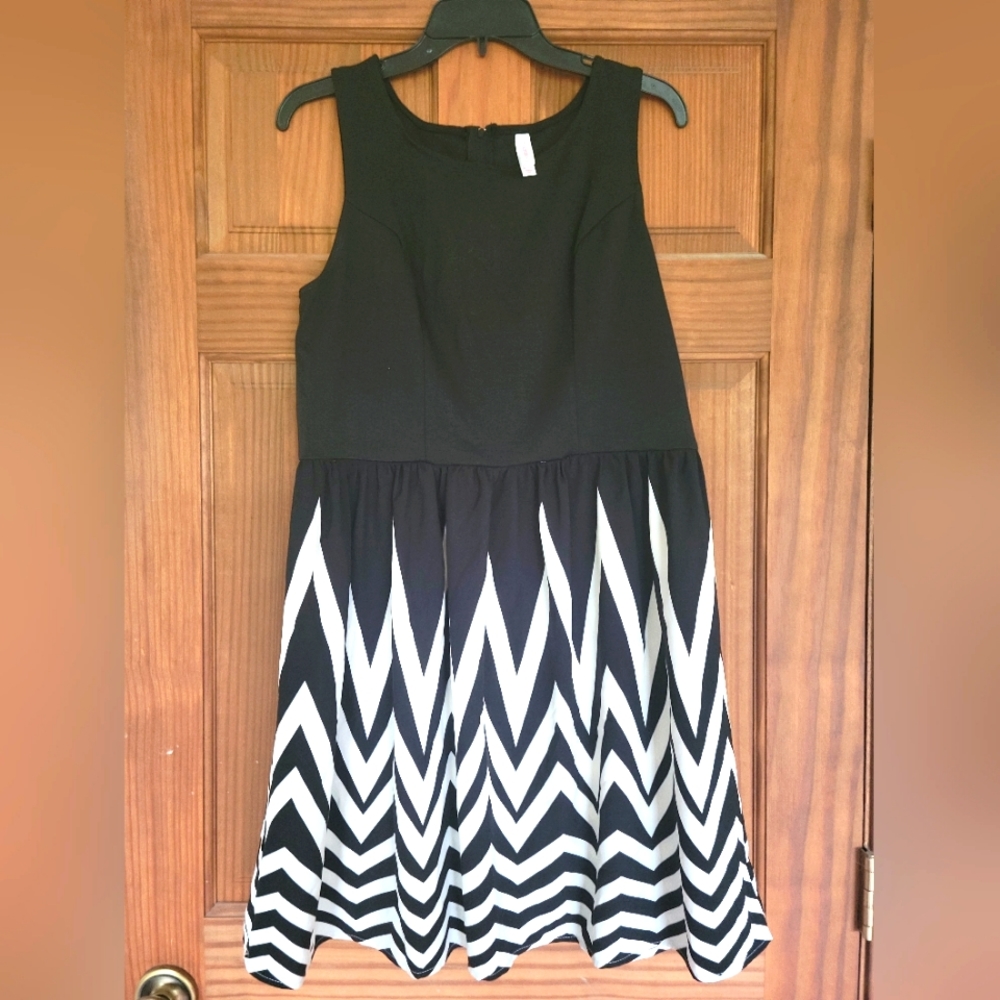 Xhilaration Black & White Dress- Size XL